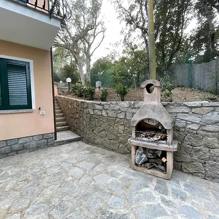 Le Sughere Bis 아파트 *